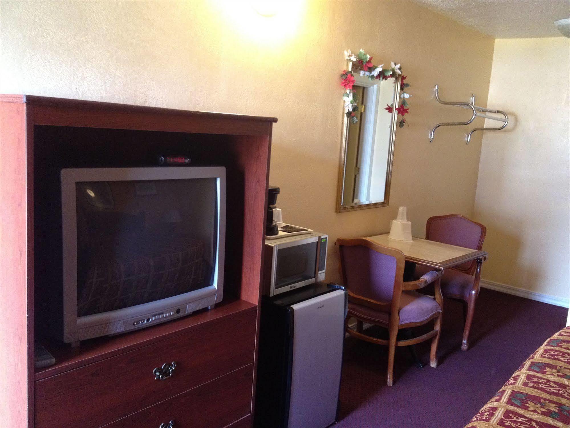 Budget Inn Of America Medford Exterior foto